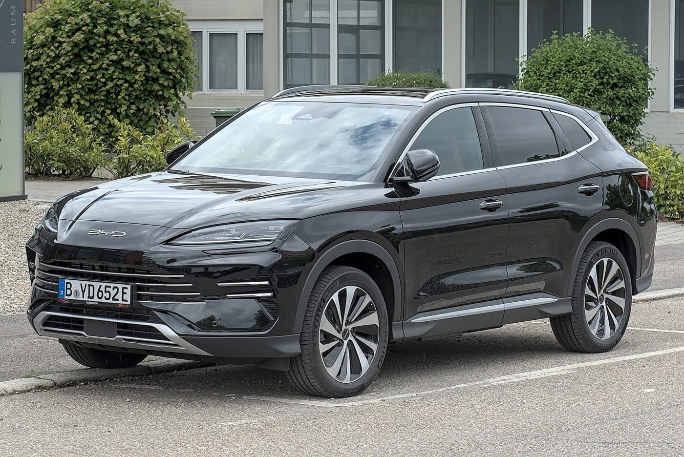 BYD Seal U DM-i, mid-size suv